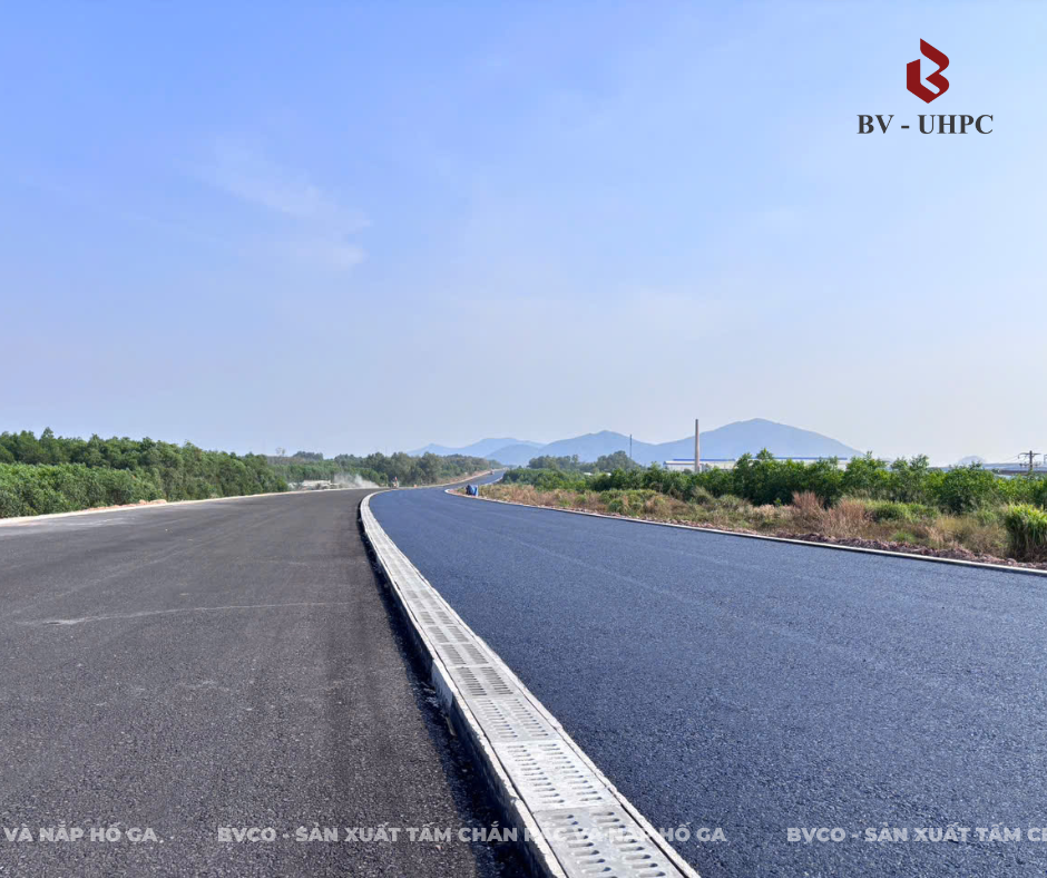 Ứng dụng thực tế của song chắn rác UHPC tự làm sạch